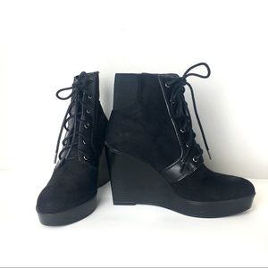 Zara Trafaluc boots black suede size 6.5 lace up